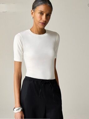 NWT JCrew Refined elbow-sleeve T-shirt in size XS - Ivory - CI023